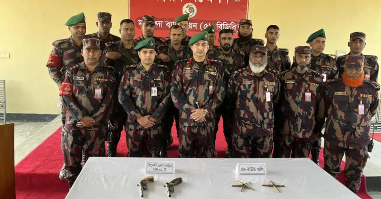 চাঁপাইনবাবগঞ্জে বিদেশি গান ও গুলি উদ্ধার